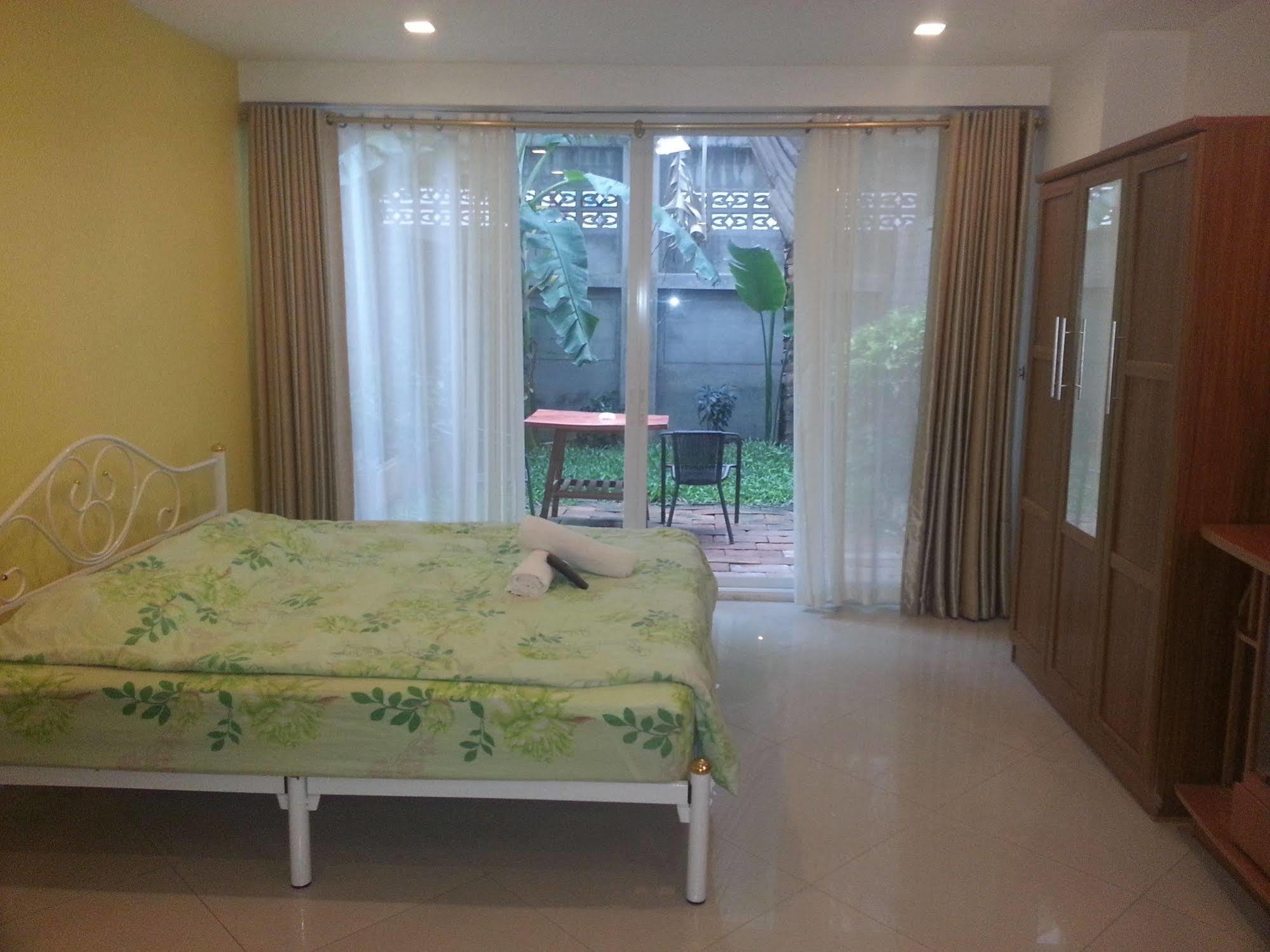Daisy Residence Джомтиен Бийч Екстериор снимка